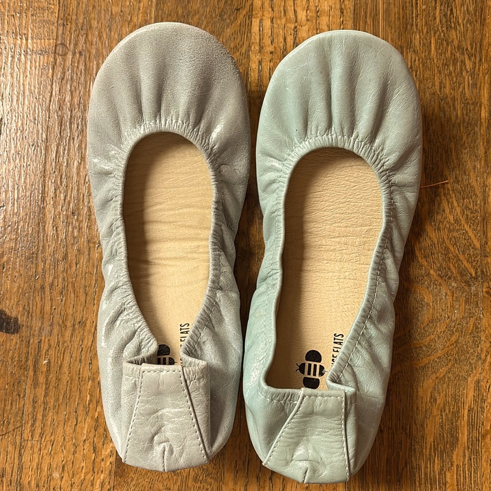 The Storehouse Flats travel shoes size 8.